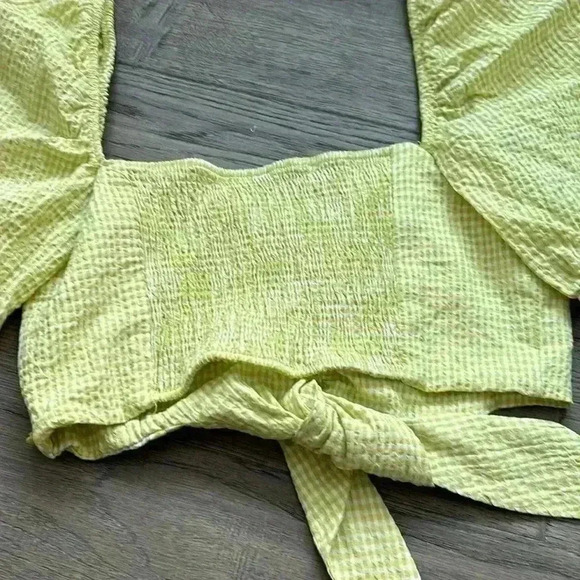 🔥Zara🔥| Yellow gingham puff sleeve  crop top - Picture 9 of 9